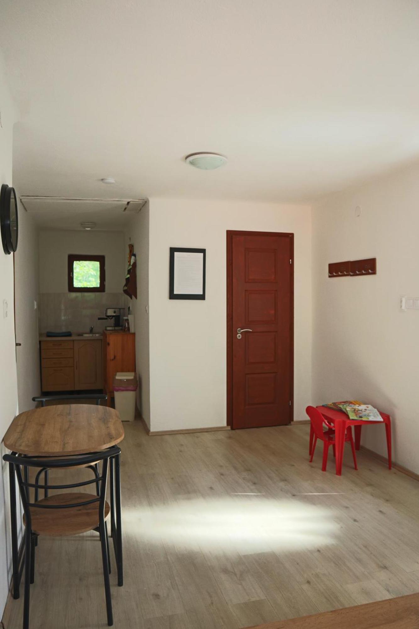 Villa Madarles Vendeghaz à Abaliget Extérieur photo